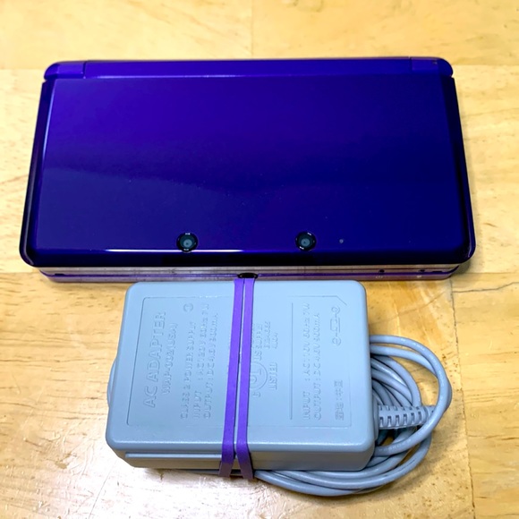 Nintendo Other - 🔥 Nintendo 3DS Charger And Case Super Clean 🔥